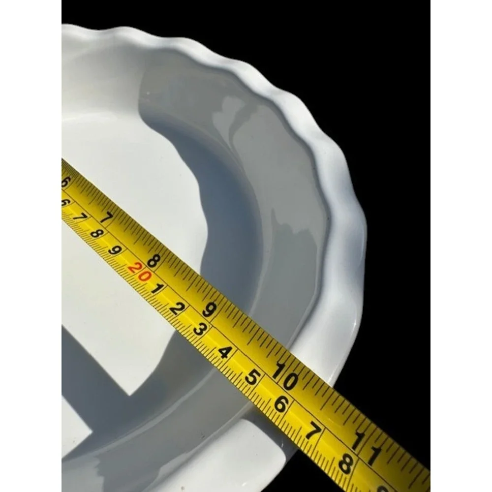 Signature Housewares White Stoneware Ruffled Fluted Rim 10.5 Inch Pie Dish Baker
